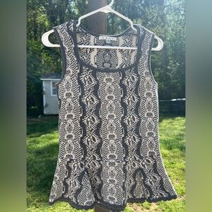 CAbi size XS WonderFall Me Peplum Shell sleeveless knit tank sweater